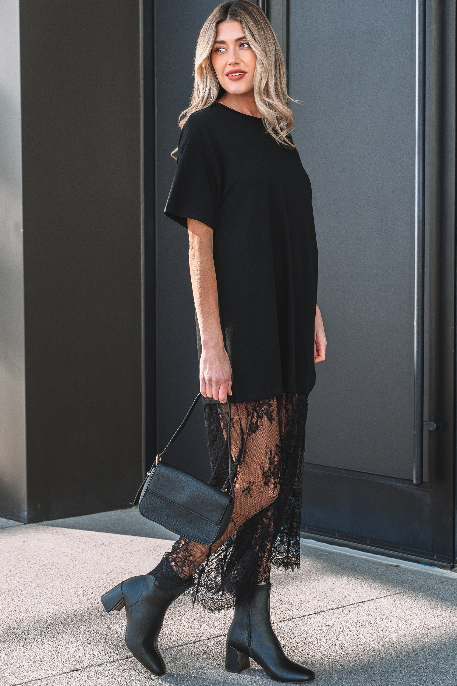 Abito Maxi Largo a Maniche Corte con Patchwork Floreale - Image 3