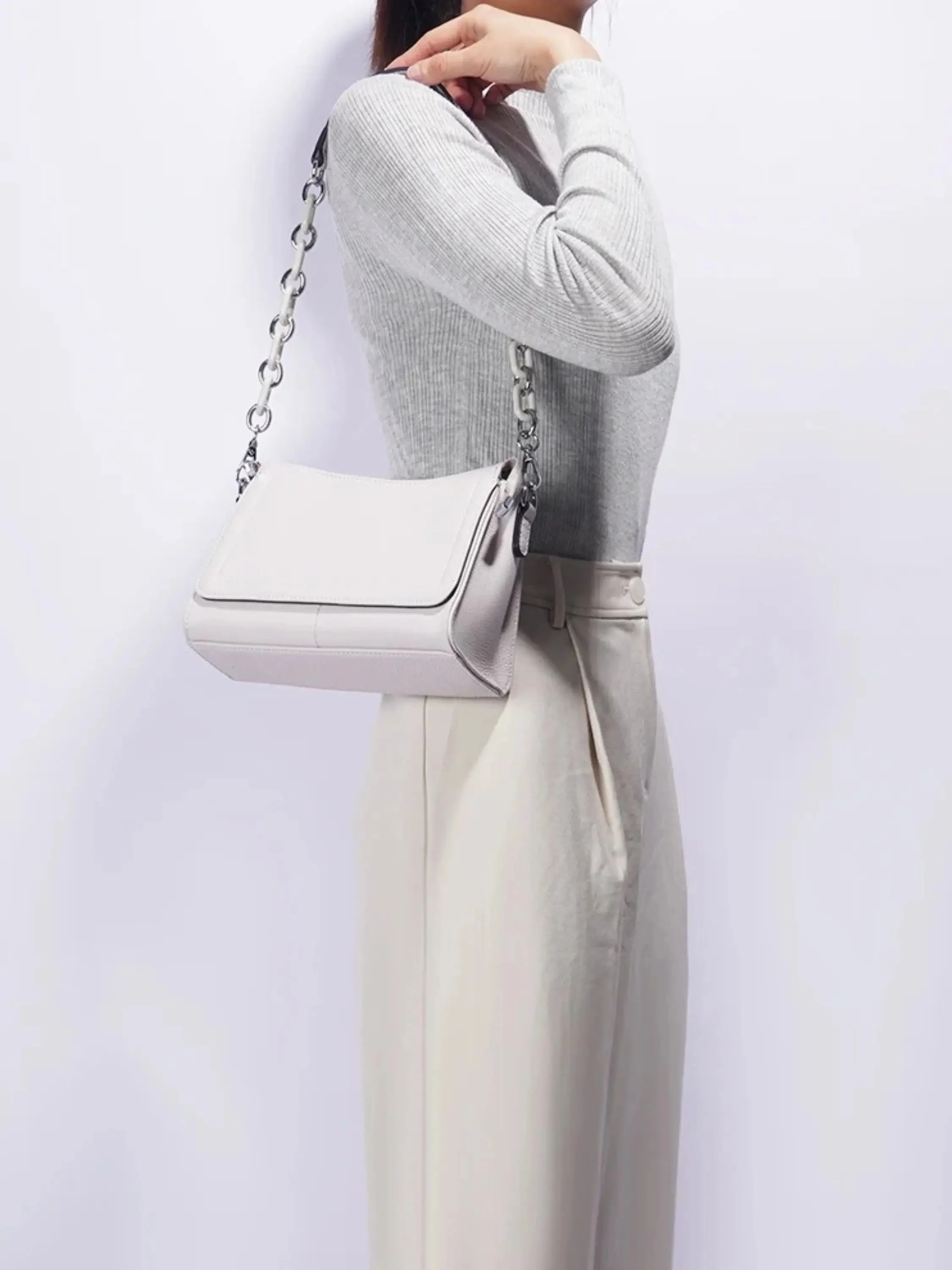 Ada | Borsa a tracolla in pelle bianca elegante - Image 8