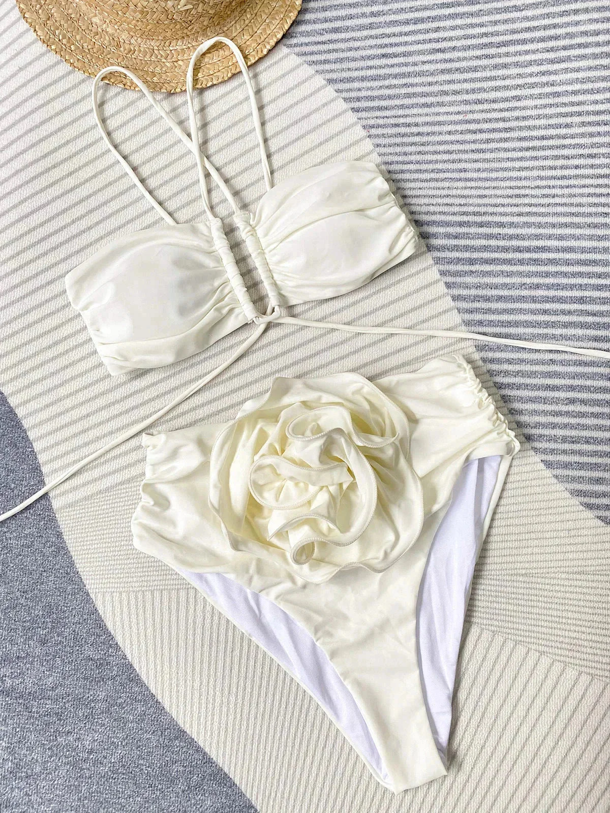 Completo bikini donna con dettagli floreali e lacci - Image 5