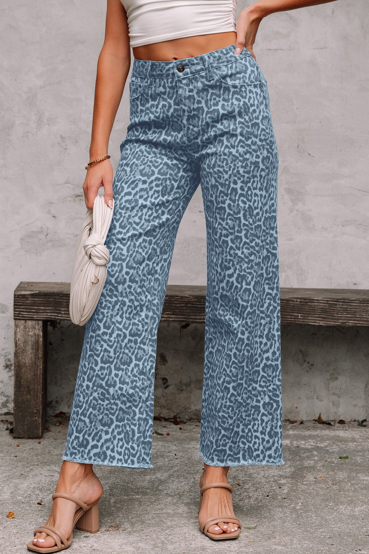 Jeans Leopardati a Gamba Larga a Vita Alta con Bordi Sfrangiati - Image 4