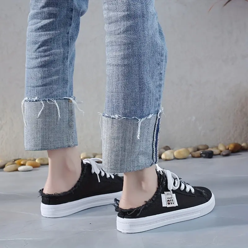 Sneakers Basse da Donna - Trendy - Image 13