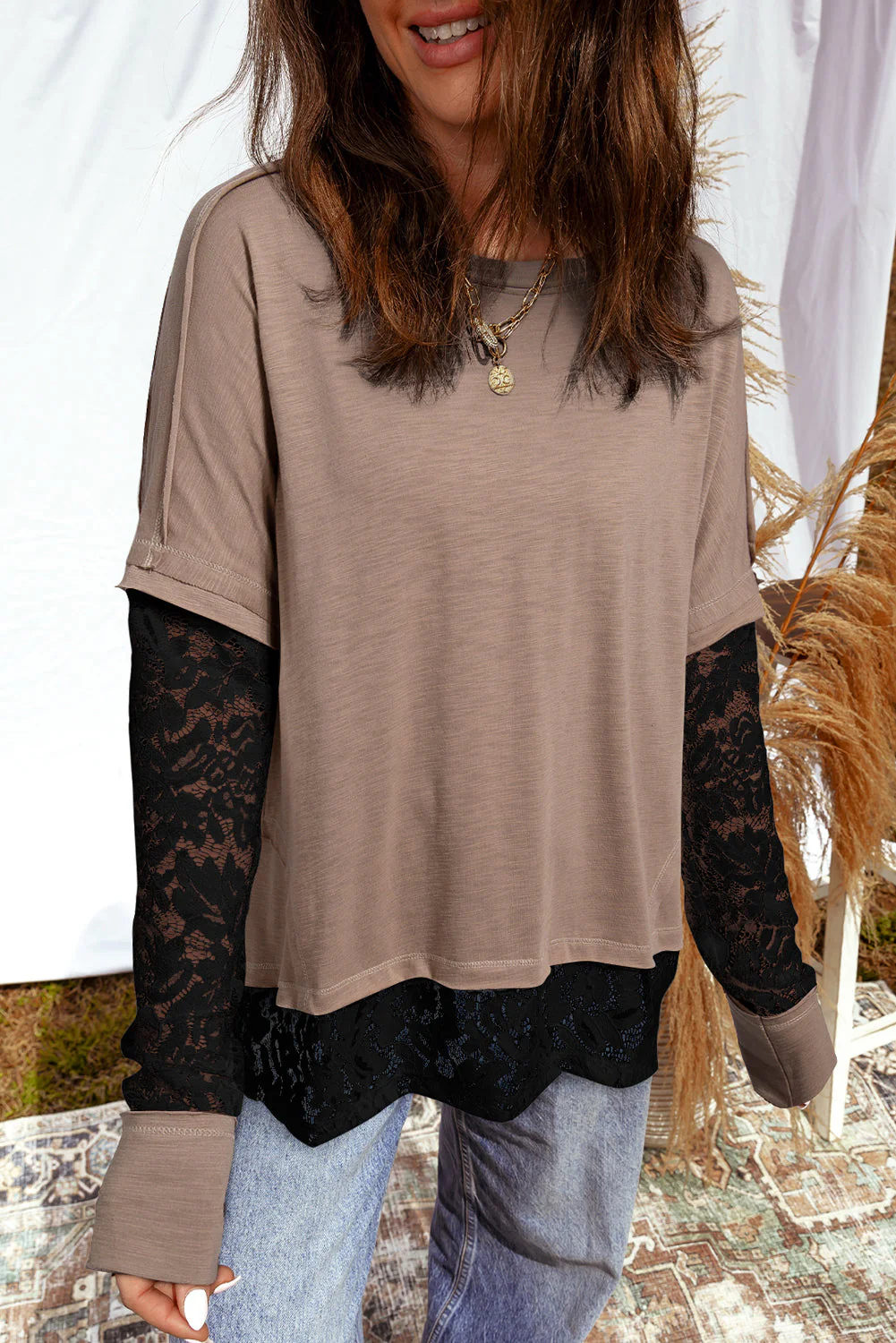 T-shirt casual a maniche lunghe con inserti in pizzo trasparente