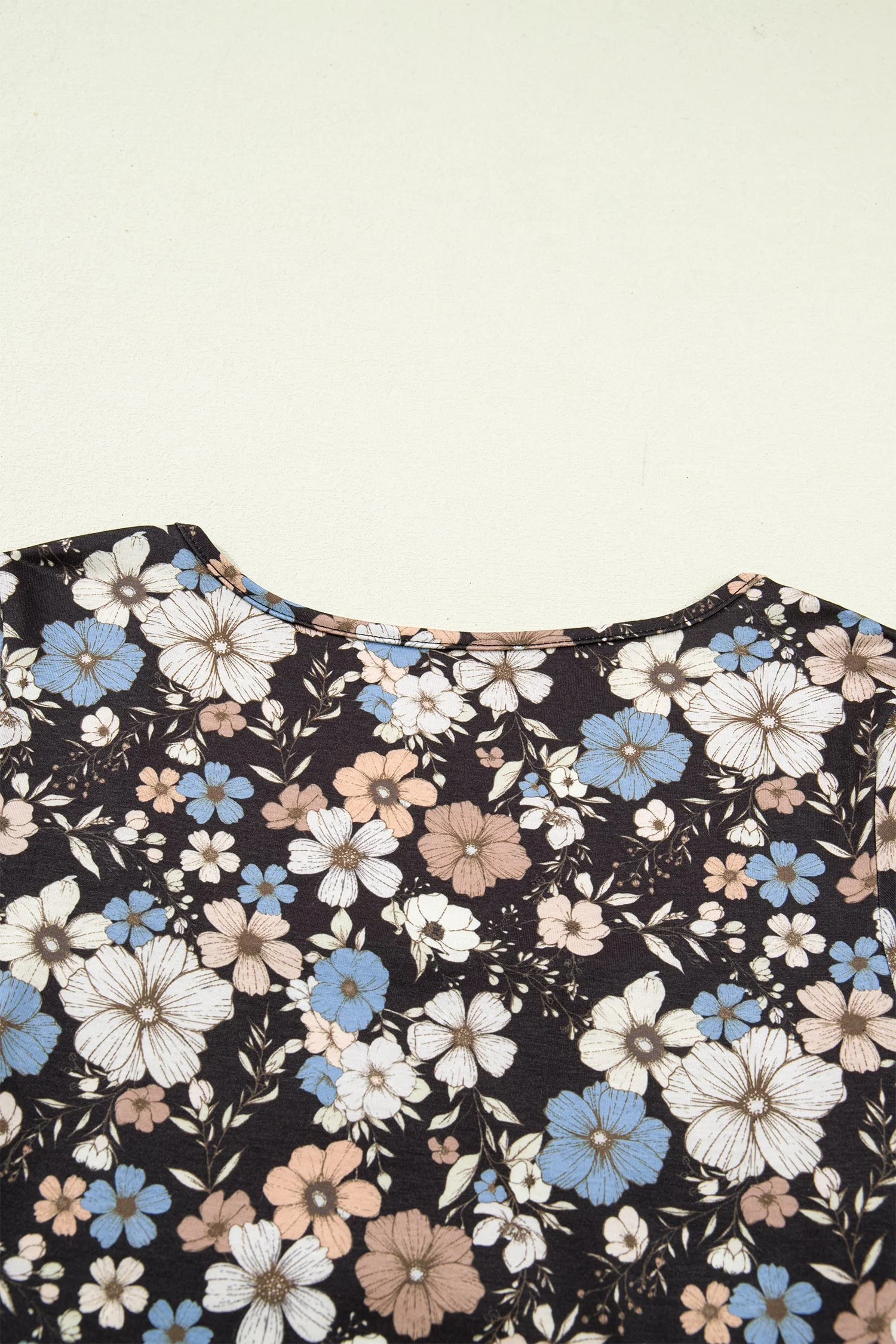 T-shirt Slim a Maniche Lunghe con Stampa Floreale Nera - Image 7