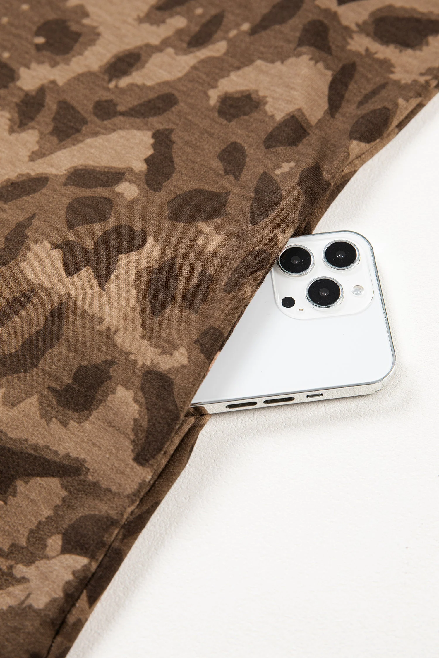 Vestito Mini a T-shirt Marrone con Stampa Leopardata e Tasche - Image 6